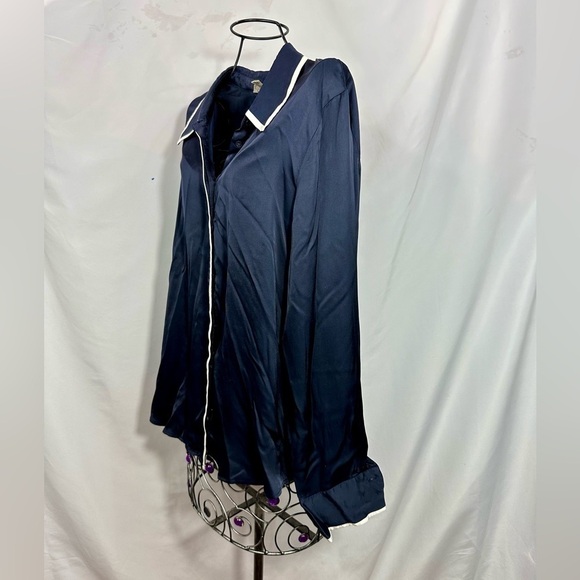 Boden navy straight satin tipped button down blouse size 12 - Picture 4 of 8